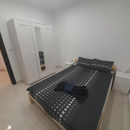 Modern 3Br Stylish Apartment With Large Balcony - Close To St Julians And St Georges Bay Is-Swieqi エクステリア 写真