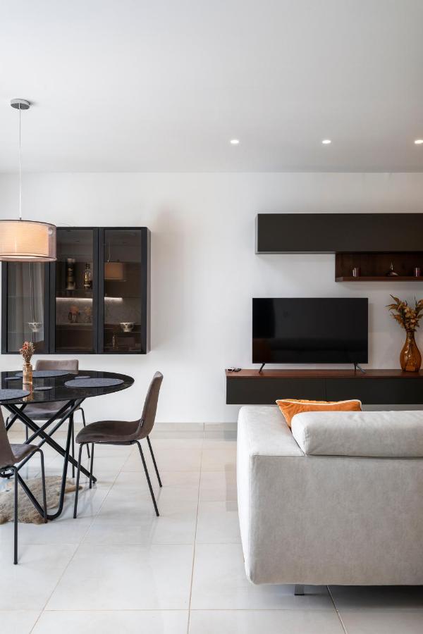 Modern 3Br Stylish Apartment With Large Balcony - Close To St Julians And St Georges Bay Is-Swieqi エクステリア 写真