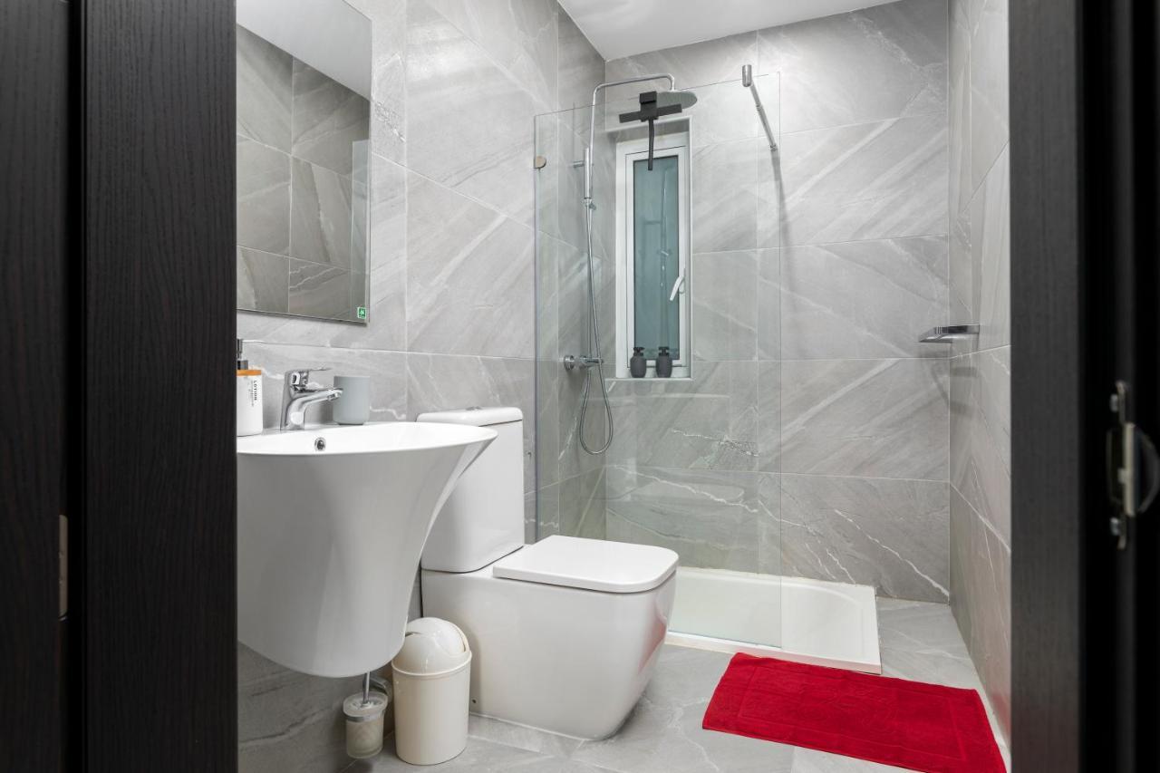 Modern 3Br Stylish Apartment With Large Balcony - Close To St Julians And St Georges Bay Is-Swieqi エクステリア 写真